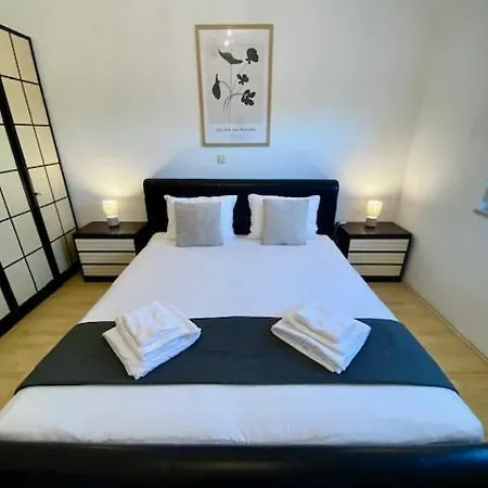 Two Bedroom Floor With Balcony Appartamento *